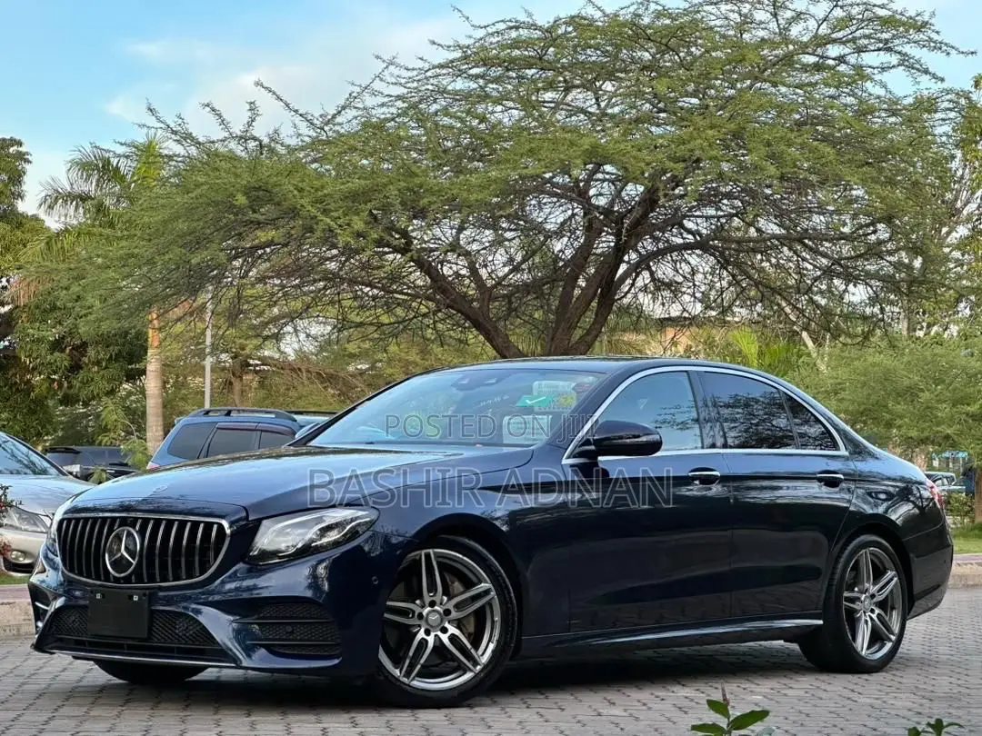 Mercedes-Benz E200 2016 Blue