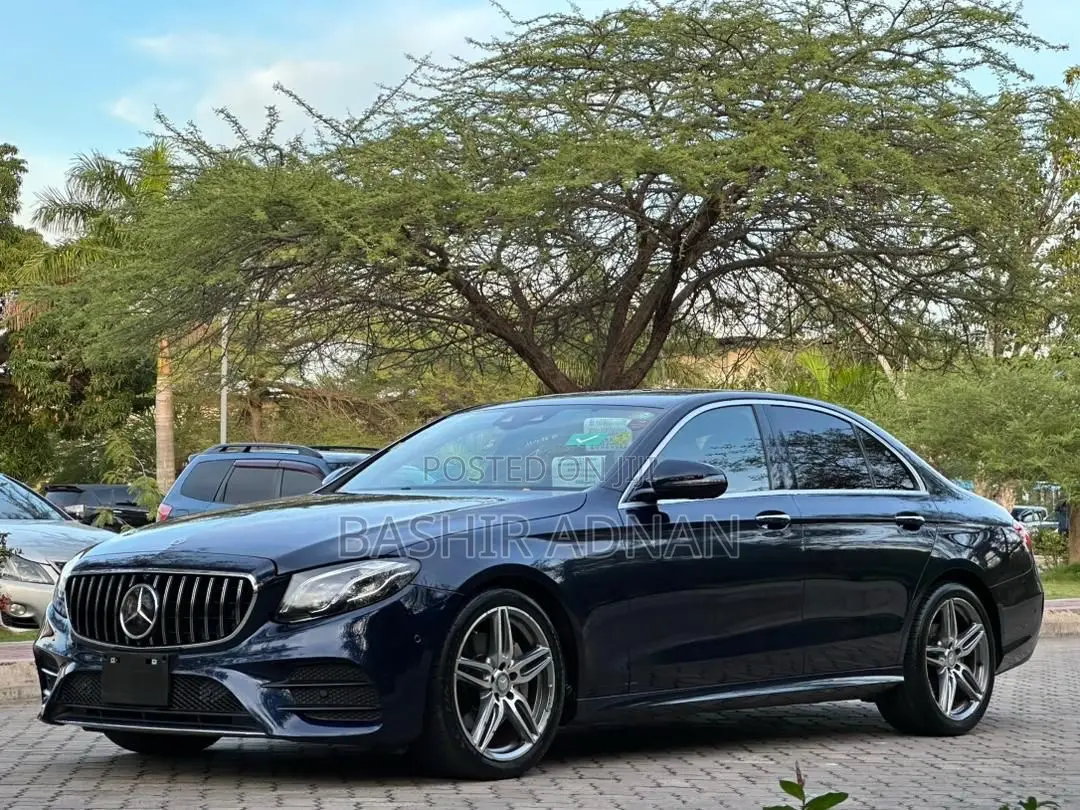 Mercedes-Benz E200 2016 Blue