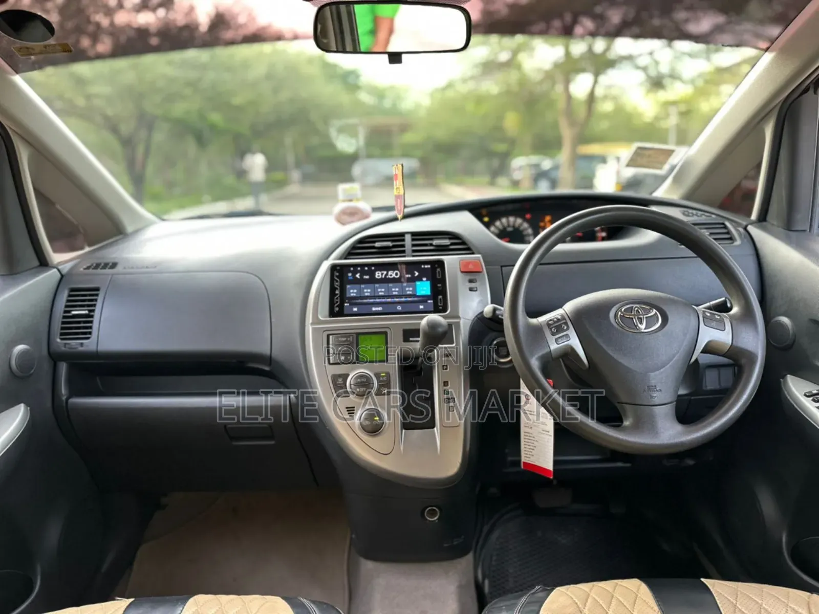 Toyota Ractis 2006 Silver