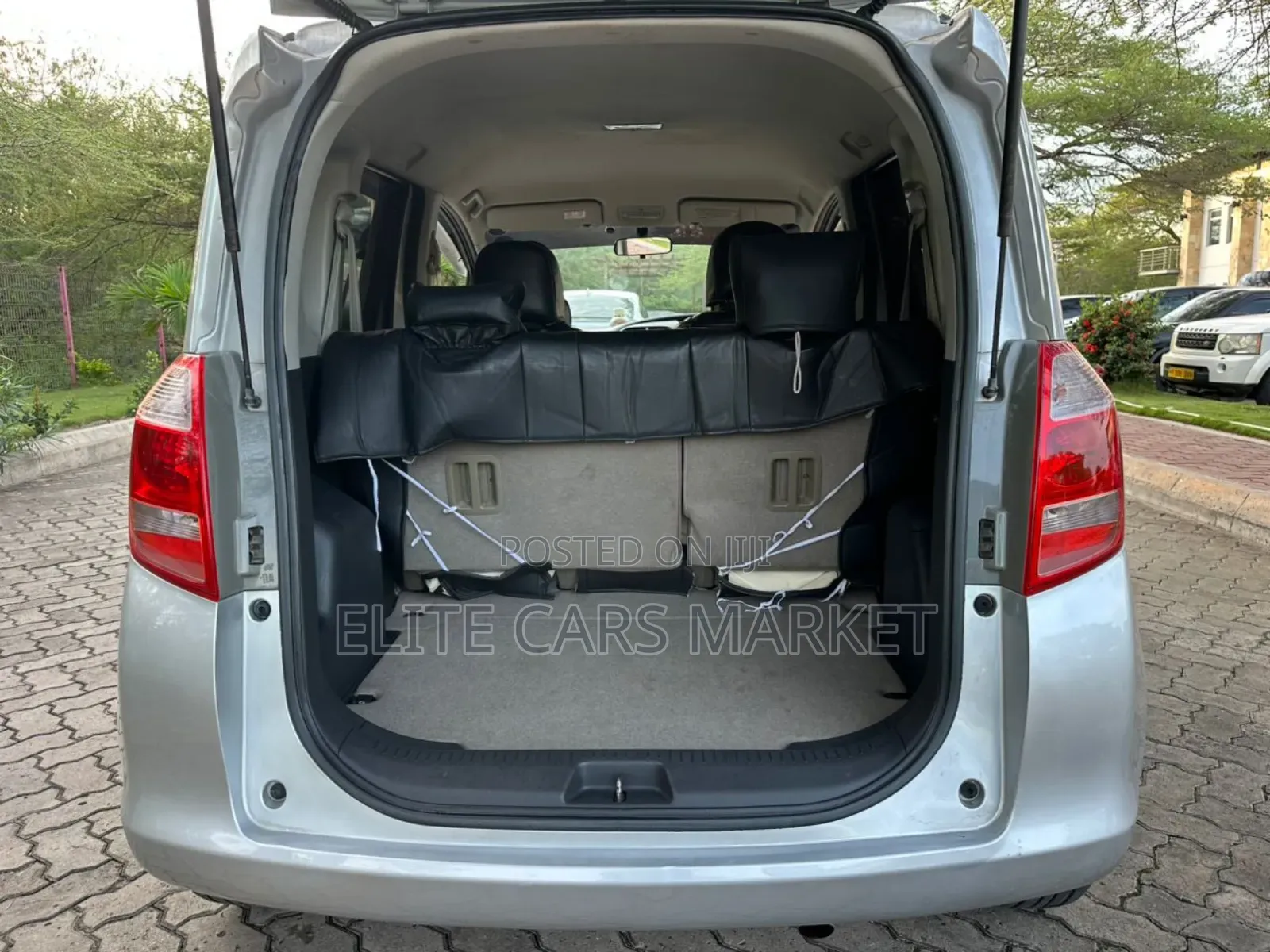 Toyota Ractis 2006 Silver