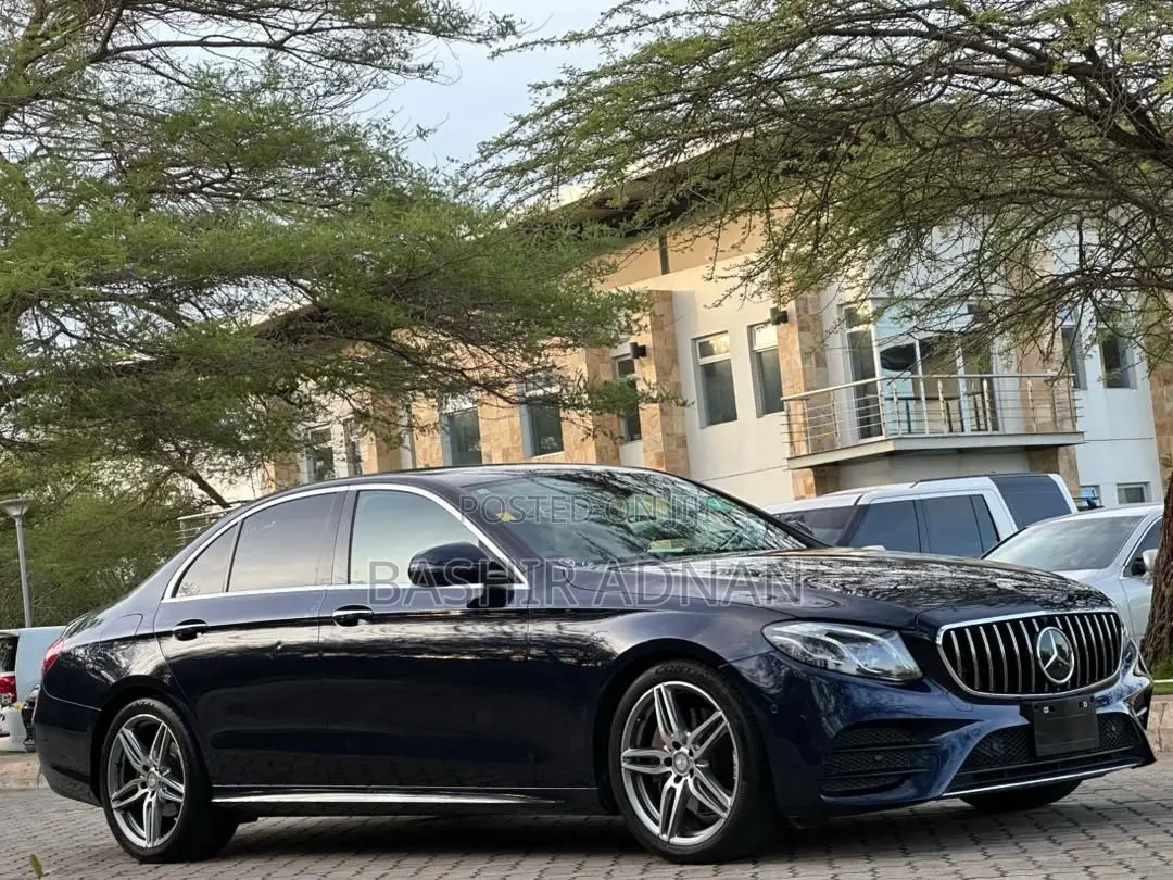 Mercedes-Benz E200 2016 Blue