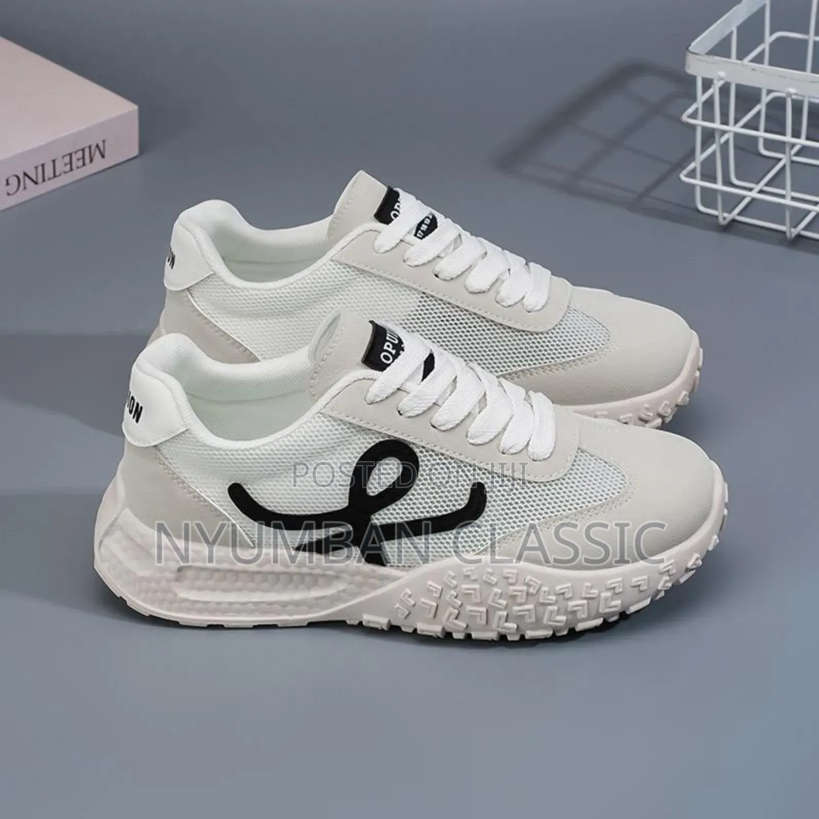 Ladies Classic Sneakers