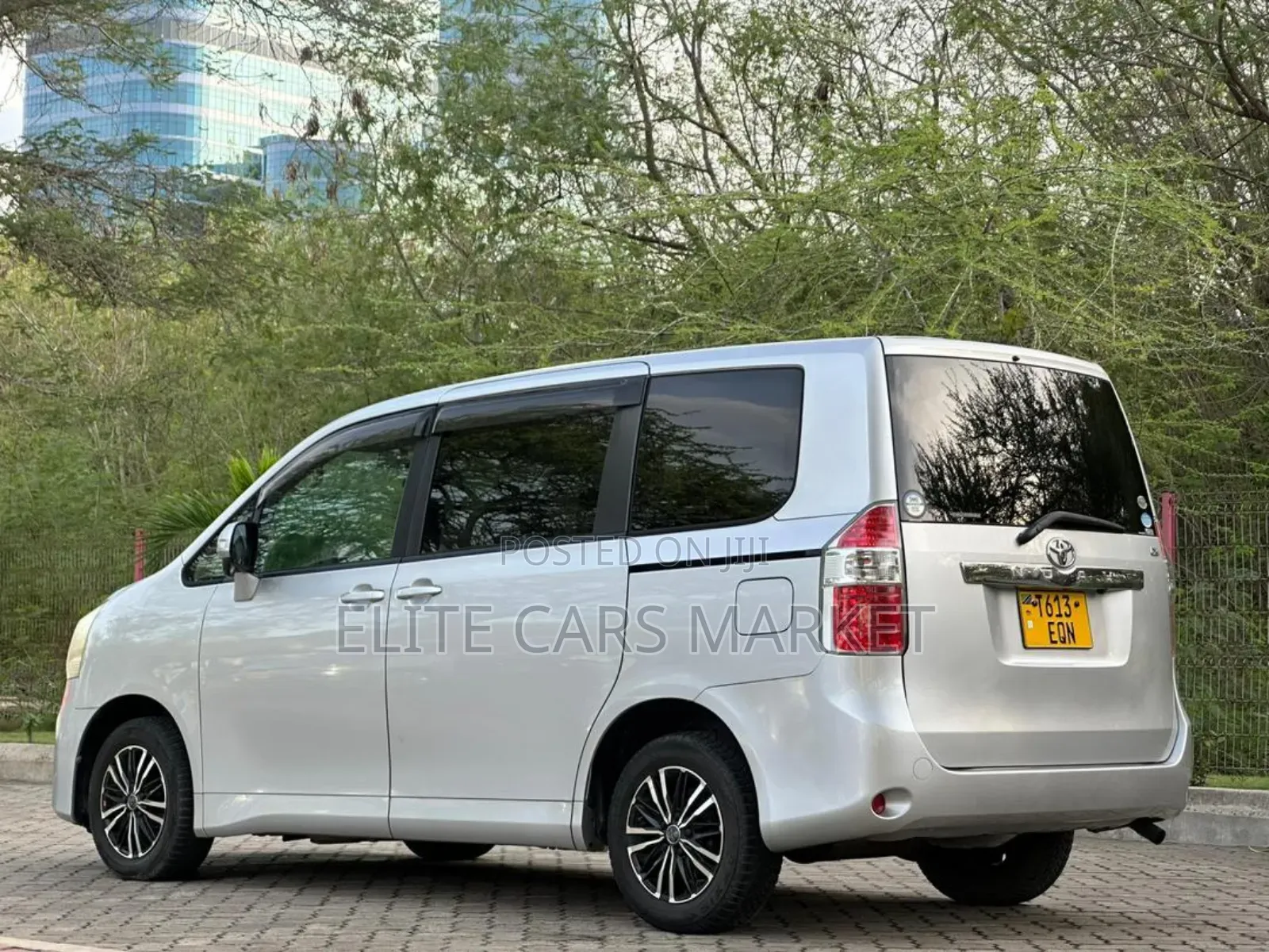 Toyota Noah 2008 Silver