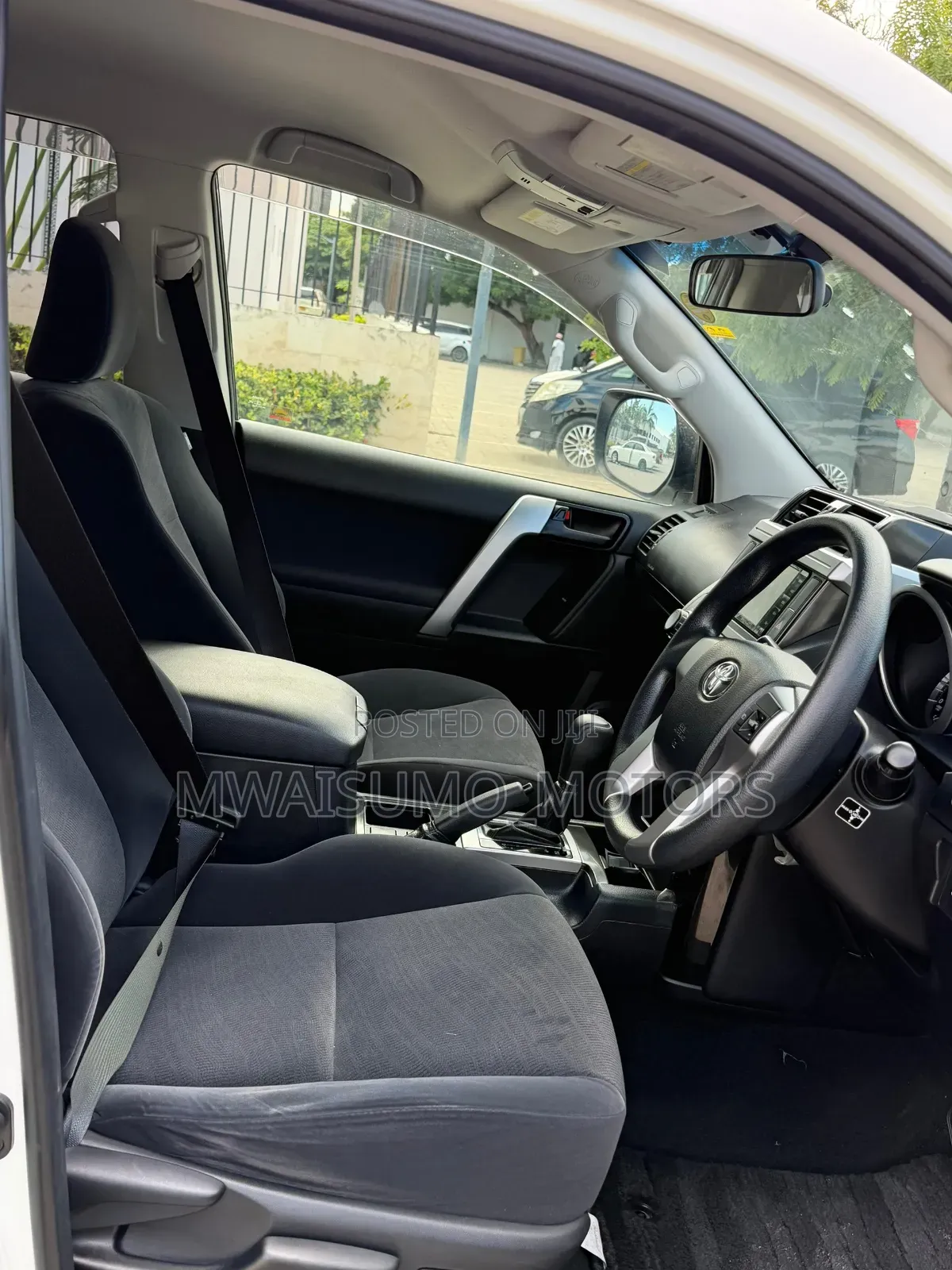 Toyota Land Cruiser Prado 2016 Off white