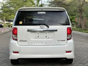 Toyota Corolla Rumion Hatchback 1.8 FWD 2009 White