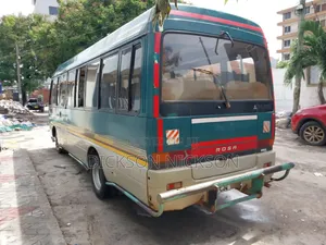 Mitsubishi Fuso Rosa 2000 Blue