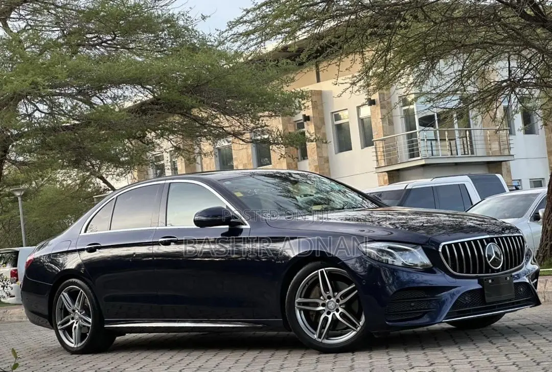 Mercedes-Benz E200 2016 Blue