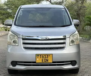 Toyota Noah 2008 Silver
