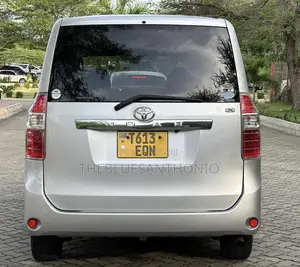 Toyota Noah 2008 Silver