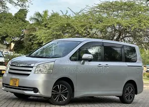 Toyota Noah 2008 Silver