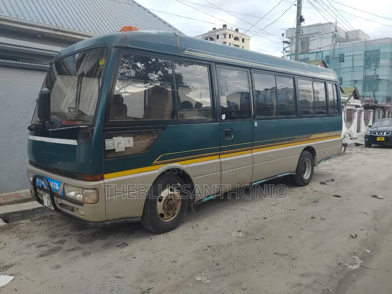 Mitsubishi Fuso Rosa 2000 Blue