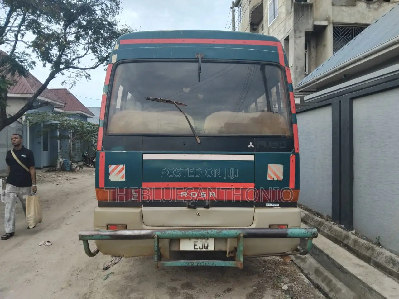 Mitsubishi Fuso Rosa 2000 Blue
