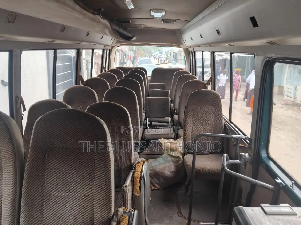 Mitsubishi Fuso Rosa 2000 Blue