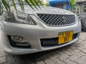 Toyota Crown 2009 Silver
