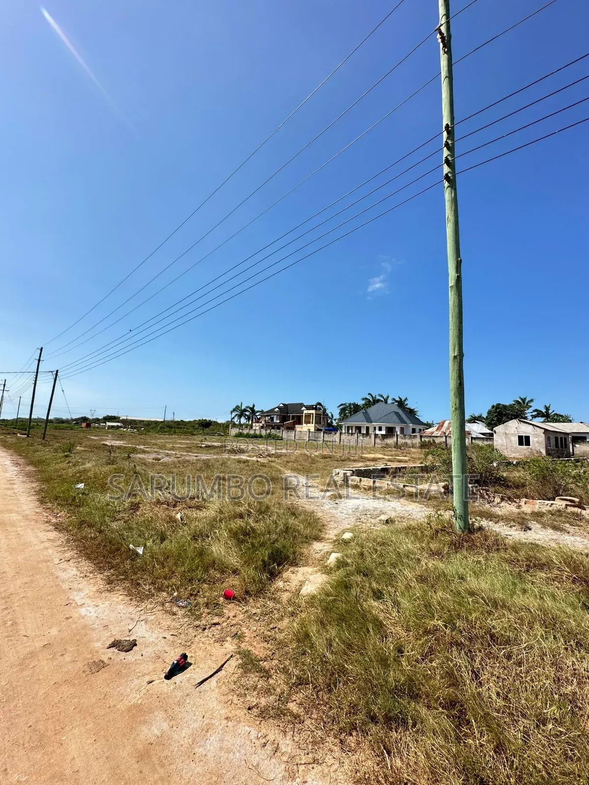 Kiwanja Kizuri Kinauzwa Bahari Beach