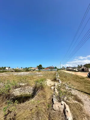 Kiwanja Kizuri Kinauzwa Bahari Beach