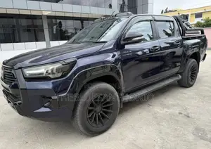 Toyota Hilux 2022 Blue