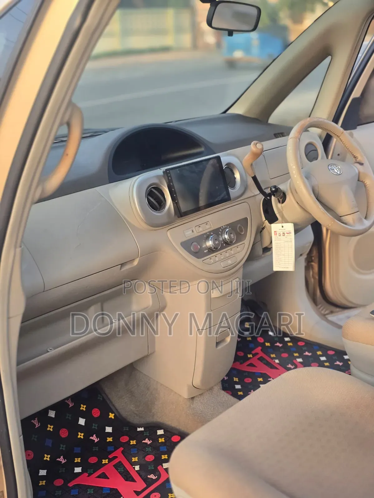 Toyota Porte 2005 Gold