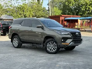 Toyota Fortuner 2021 Gray