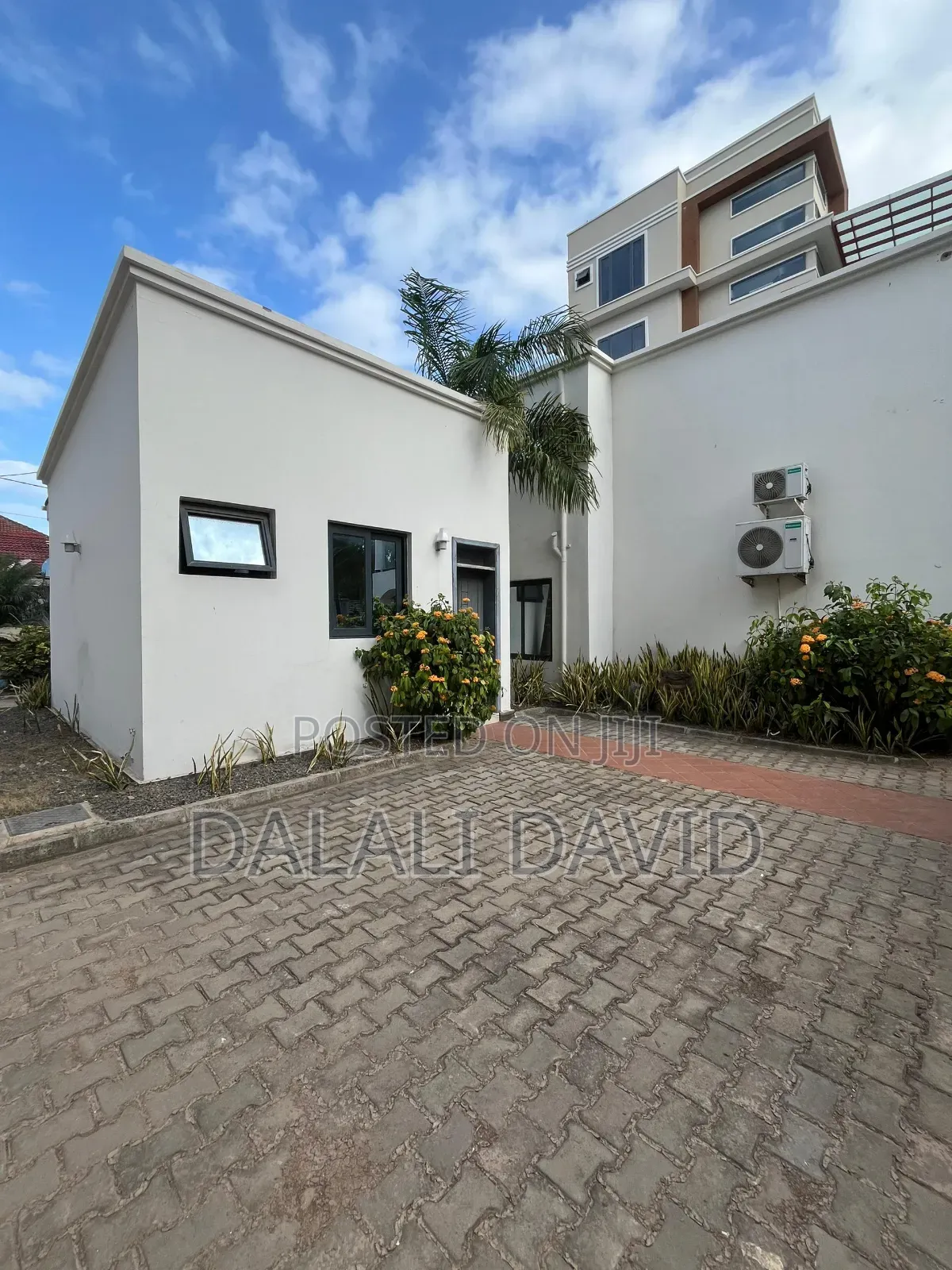 4bdrm Villa in Masaki Slipway for rent