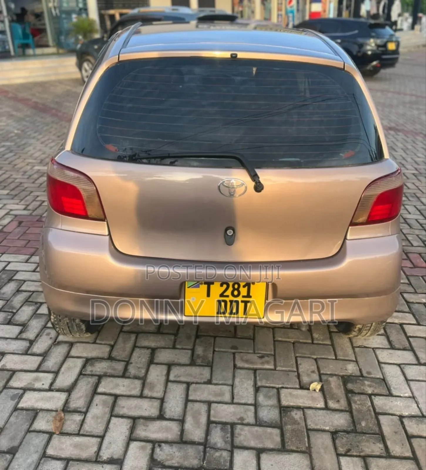 Toyota Vitz 2004 Pink
