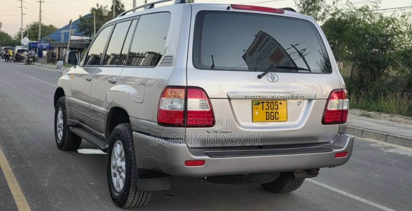 Toyota Land Cruiser 2000 Silver