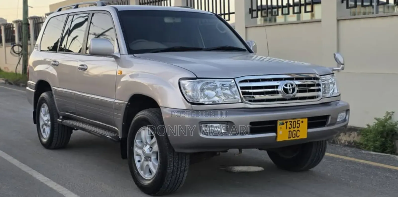 Toyota Land Cruiser 2000 Silver