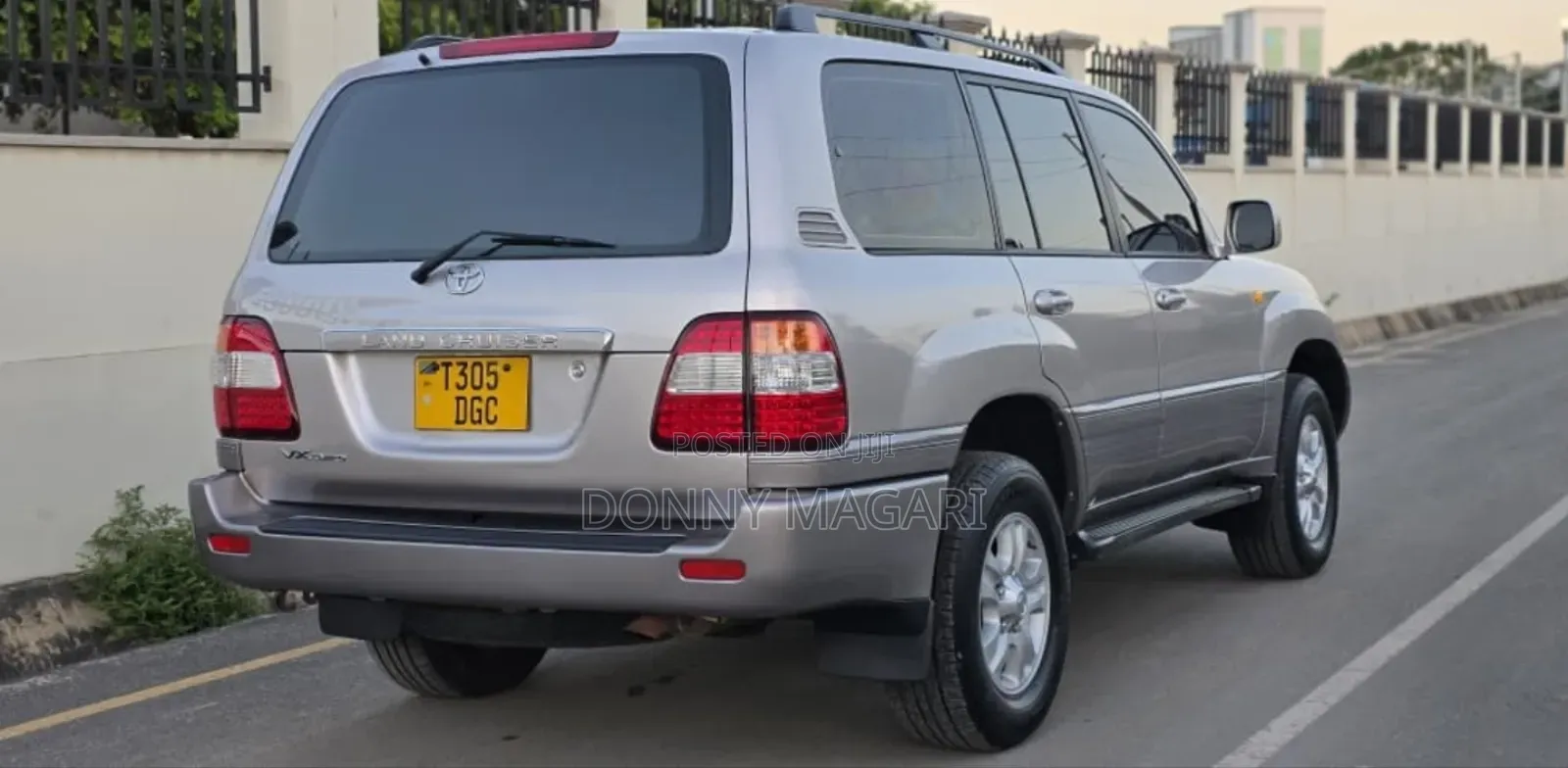 Toyota Land Cruiser 2000 Silver