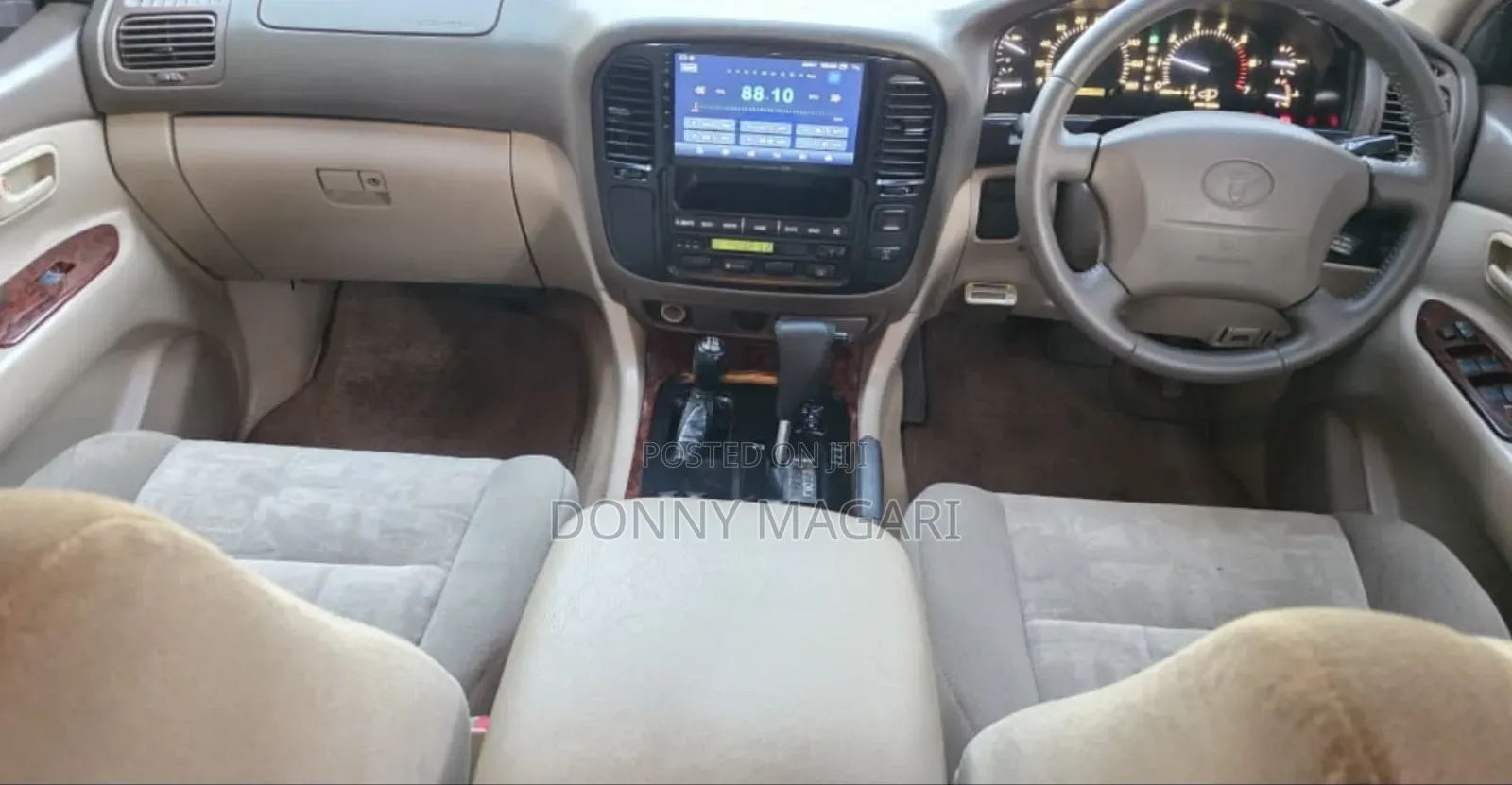 Toyota Land Cruiser 2000 Silver