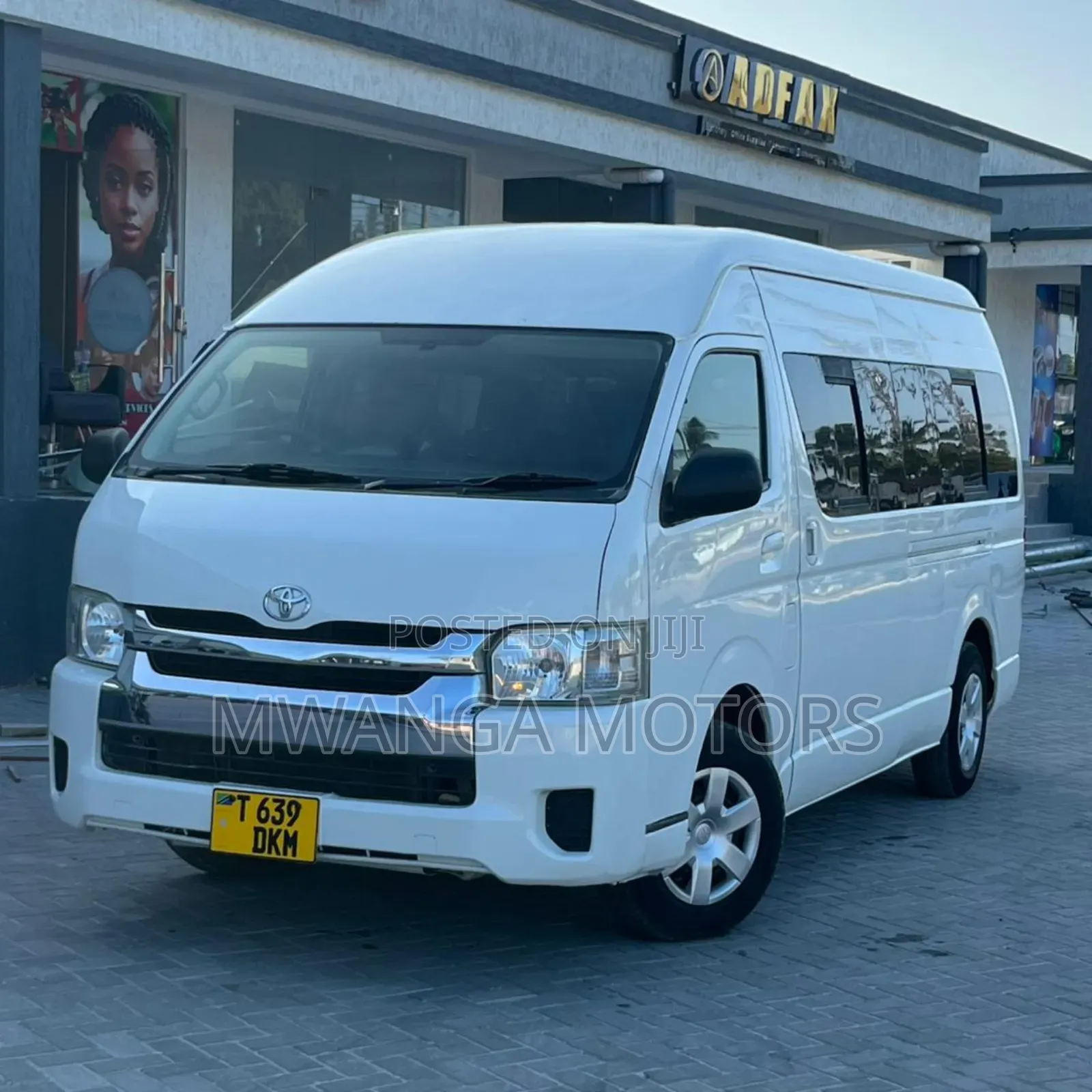 Toyota HiAce 2014 White