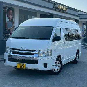 Toyota HiAce 2014 White