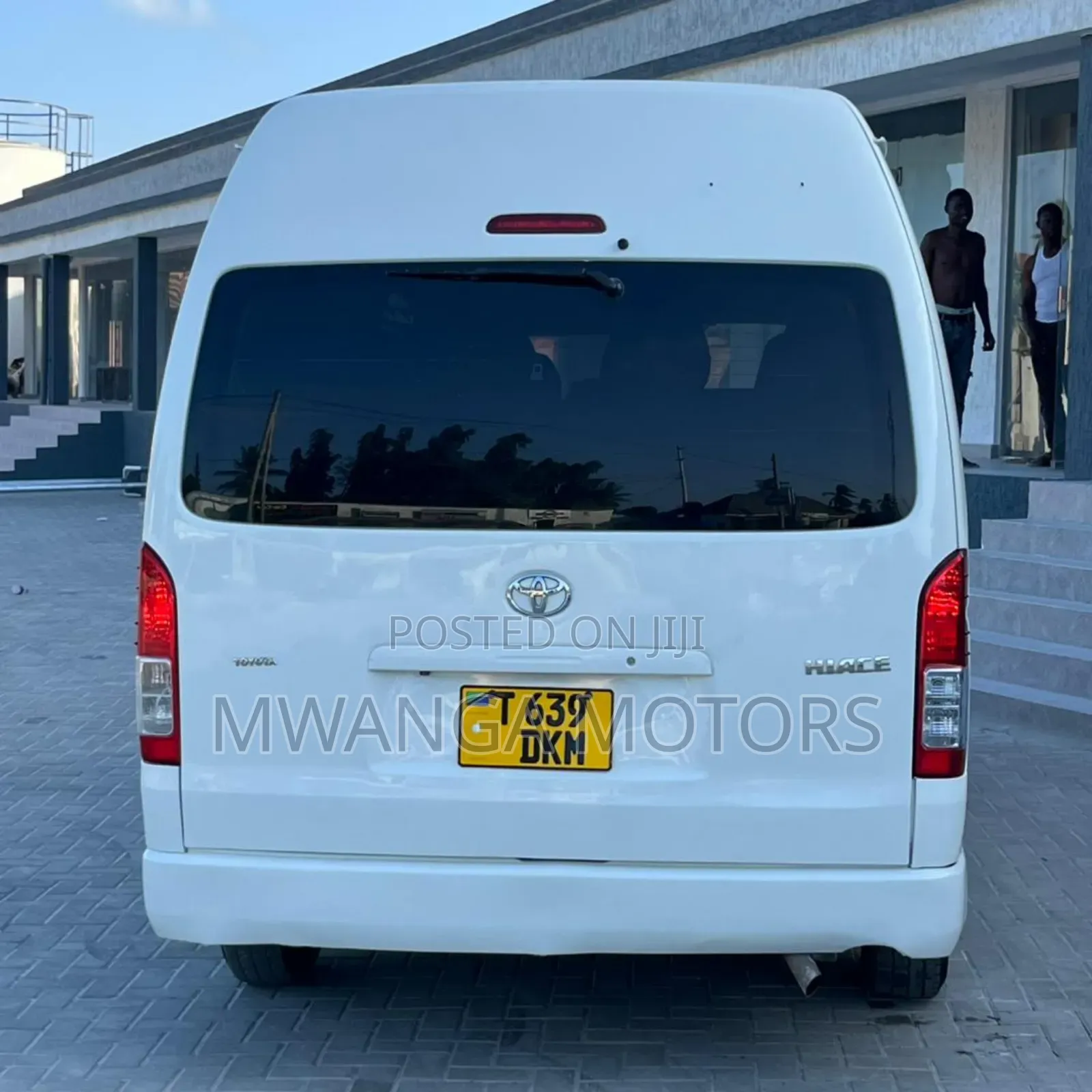 Toyota HiAce 2014 White