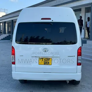 Toyota HiAce 2014 White
