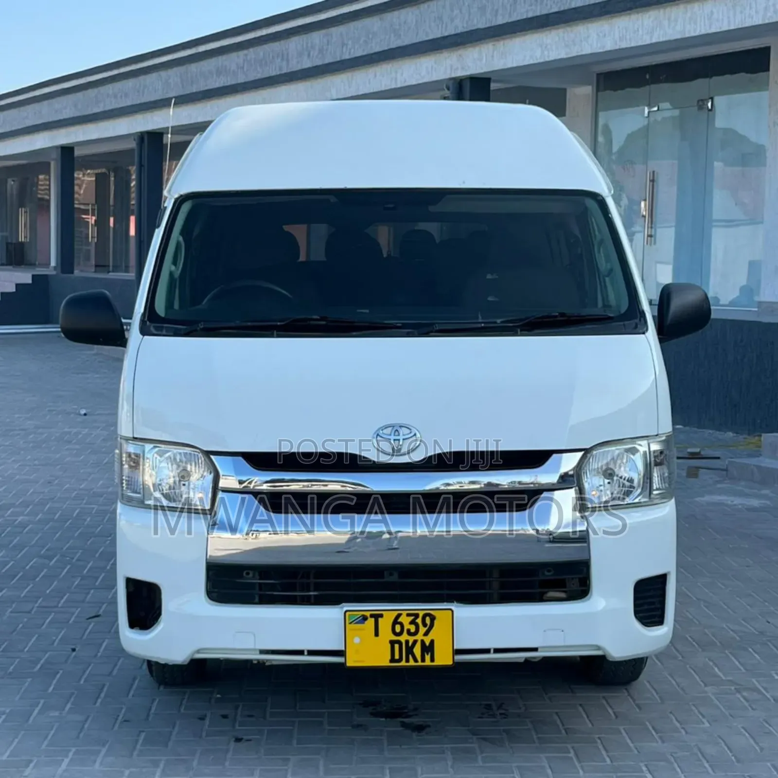 Toyota HiAce 2014 White