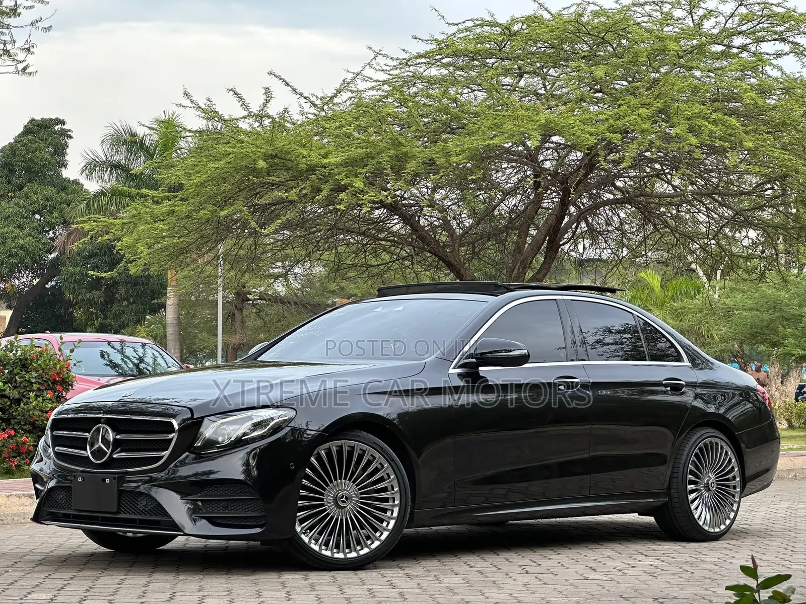 Mercedes-Benz E200 2017 Black