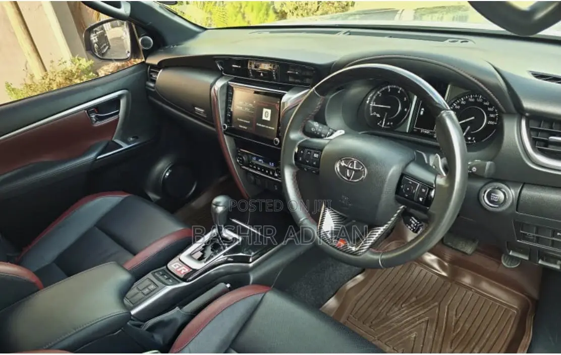 Toyota Fortuner 2.8 D AWD 2023 Pearl
