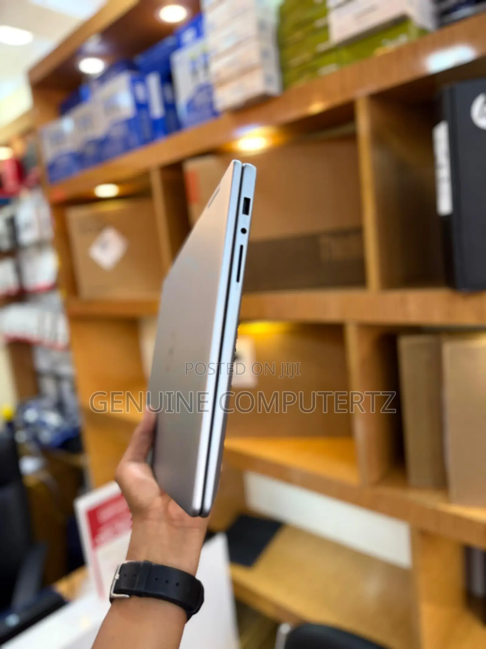 New Laptop Dell Inspiron 14 16GB Intel Core 7 SSD 1T