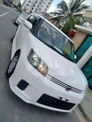 Toyota Corolla Rumion Hatchback 1.5 FWD 2008 White