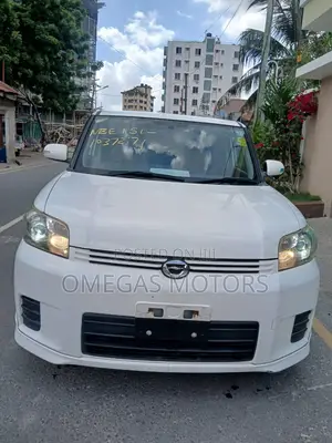 Toyota Corolla Rumion Hatchback 1.5 FWD 2008 White