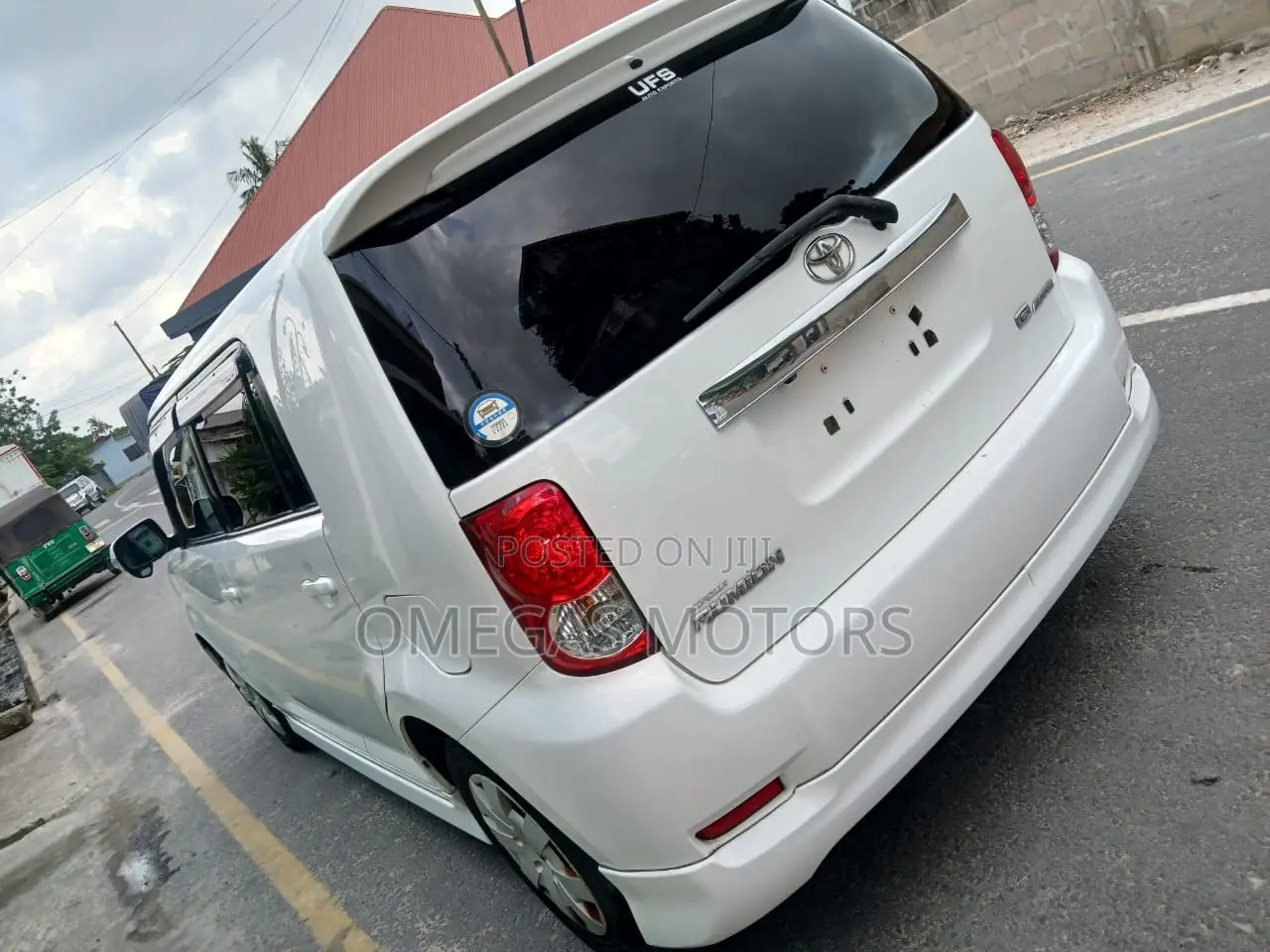 Toyota Corolla Rumion Hatchback 1.5 FWD 2008 White