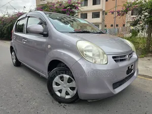 Toyota Passo 2011 Silver