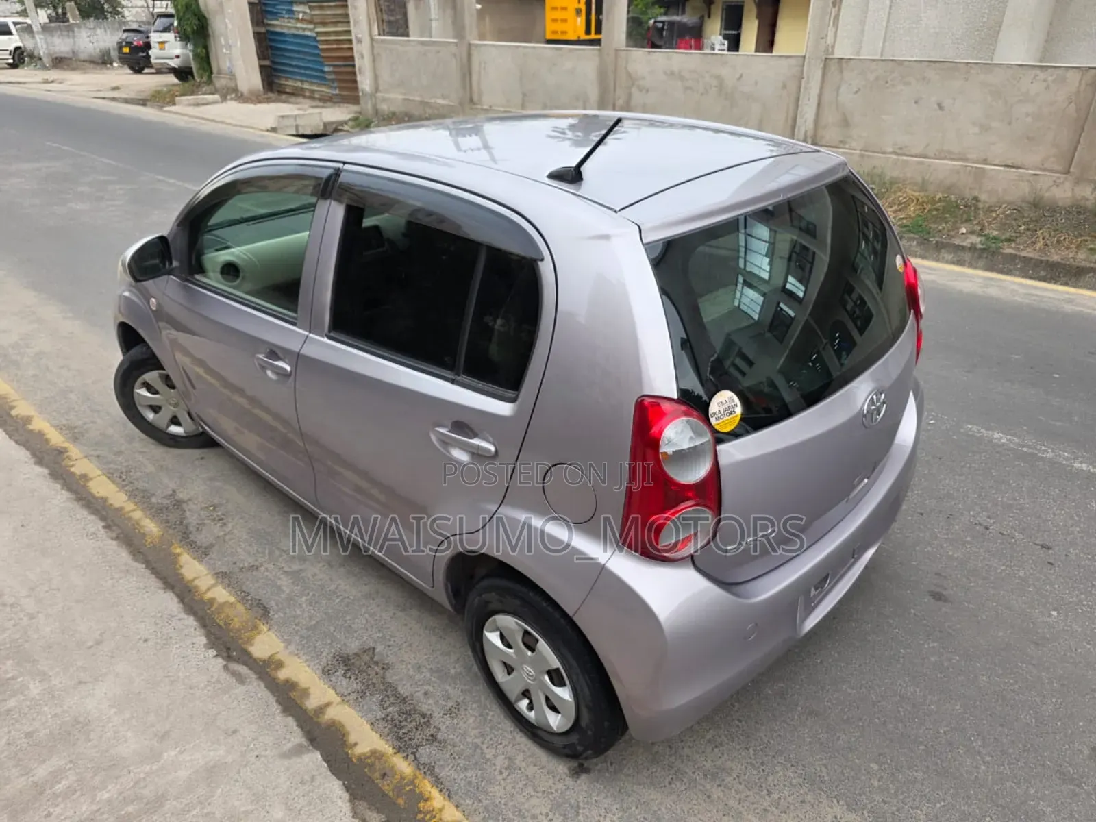 Toyota Passo 2011 Silver