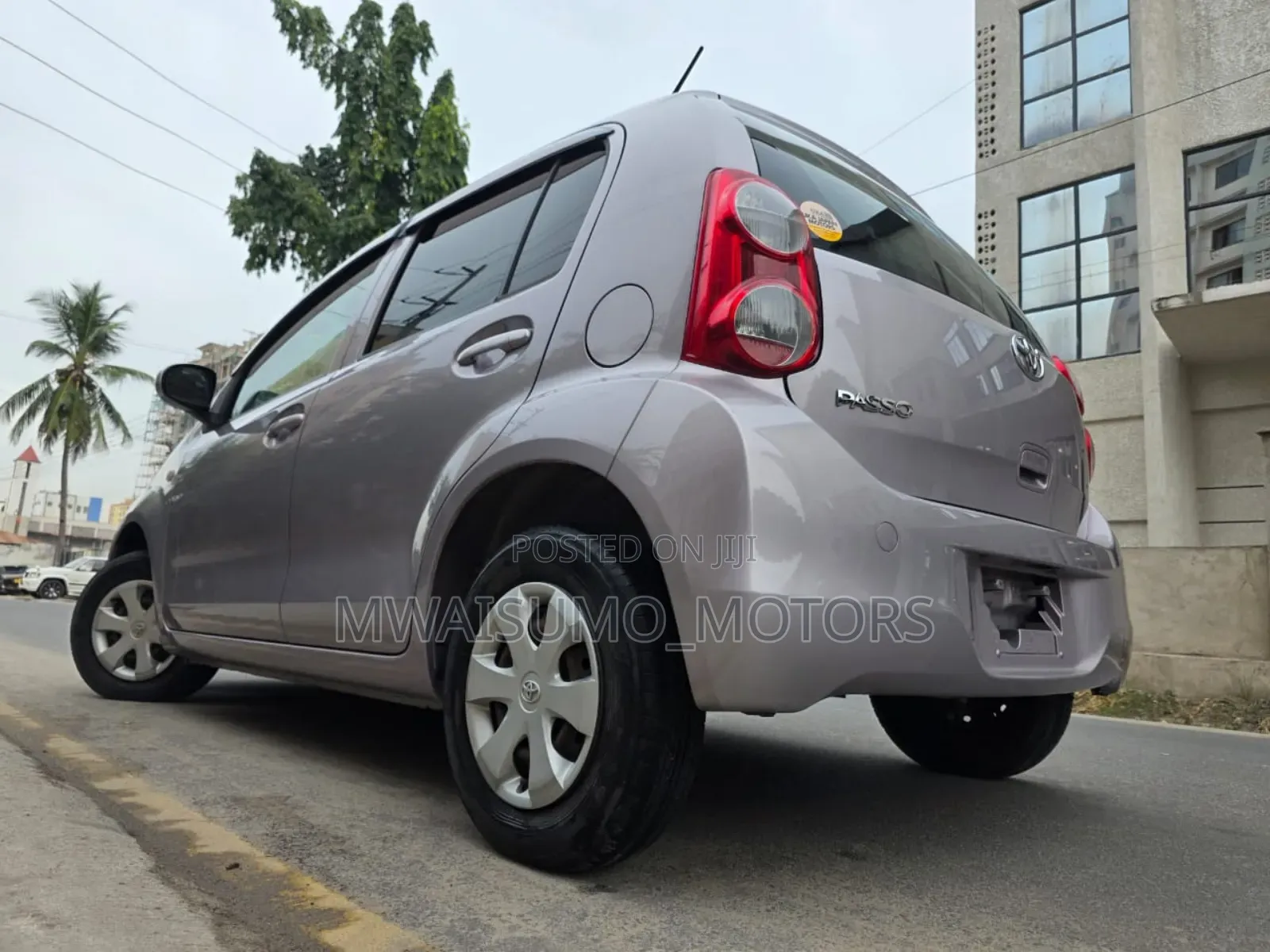 Toyota Passo 2011 Silver