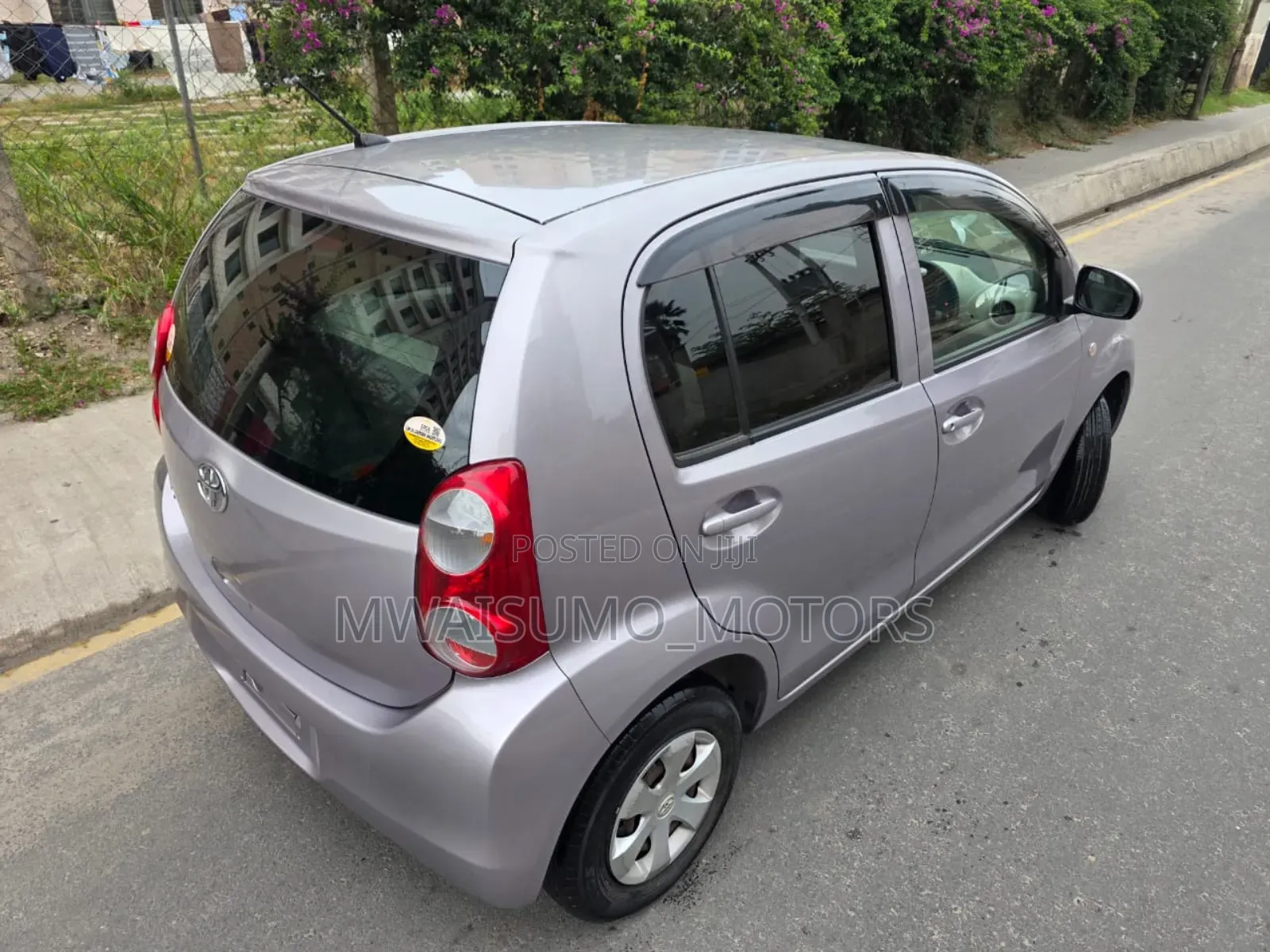 Toyota Passo 2011 Silver