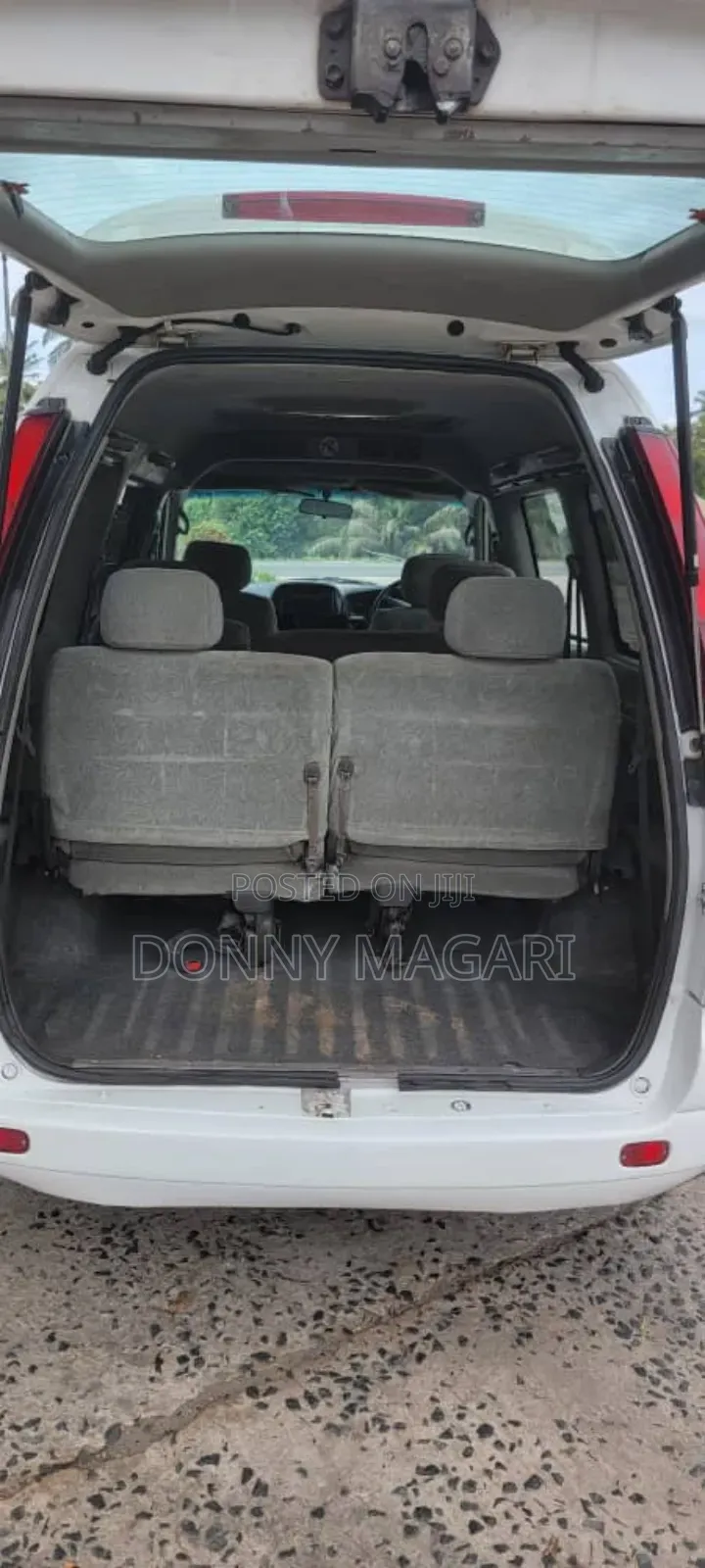 Toyota Noah 2001 White