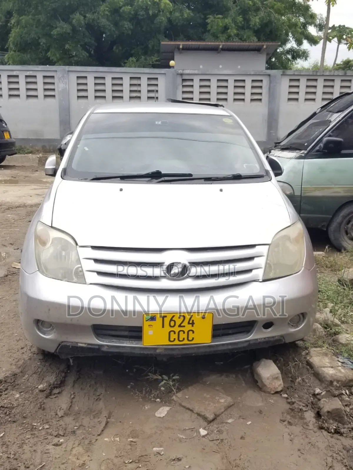 Toyota IST 2005 Silver