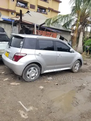 Toyota IST 2005 Silver