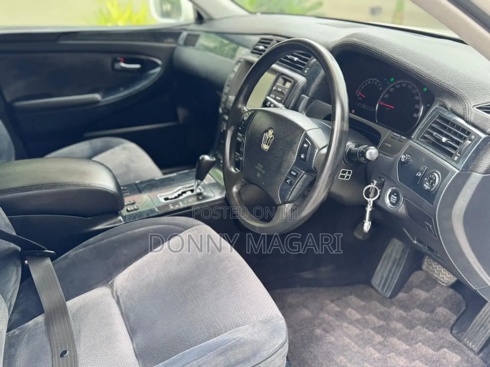 Toyota Crown 2006 White