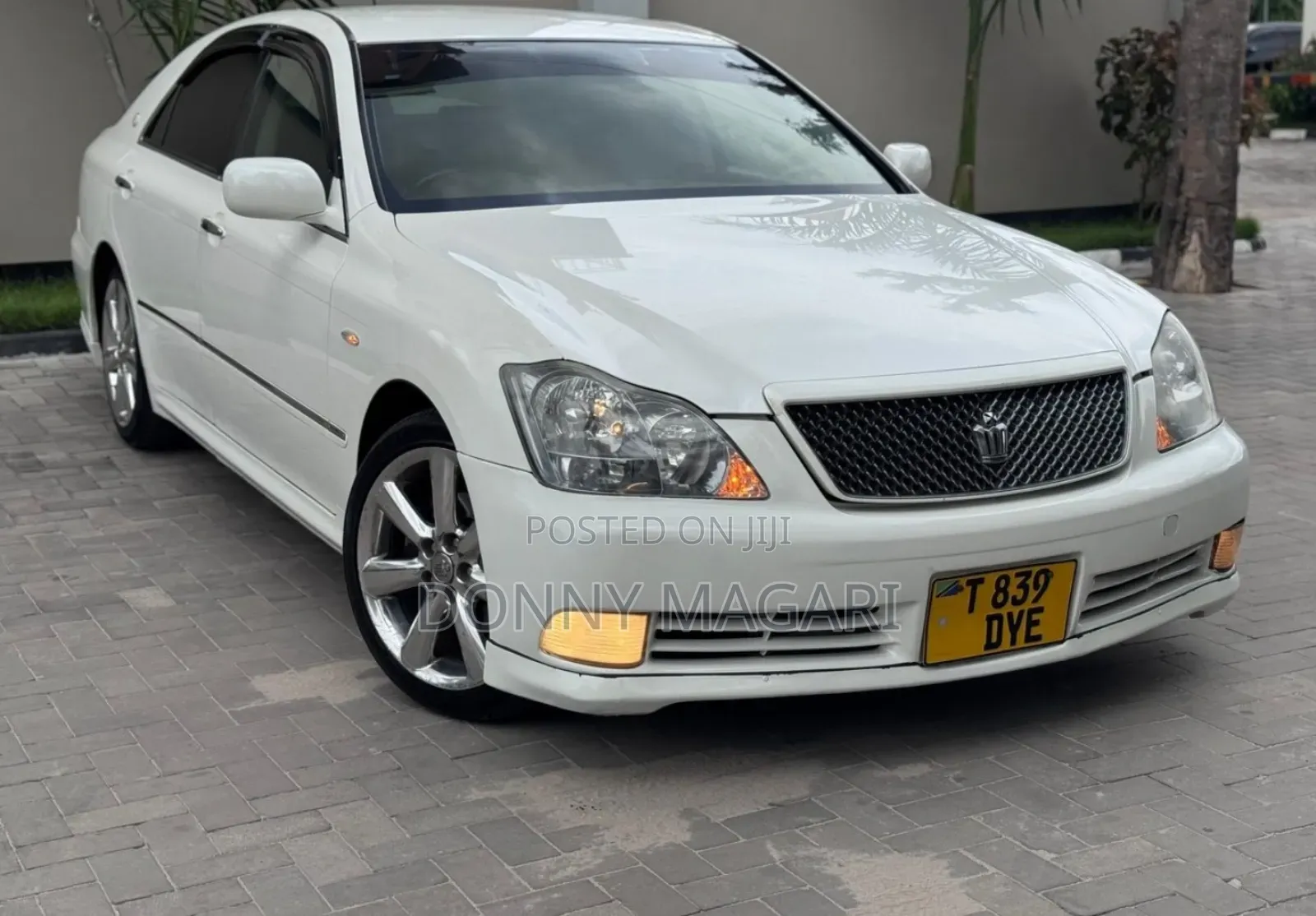 Toyota Crown 2006 White