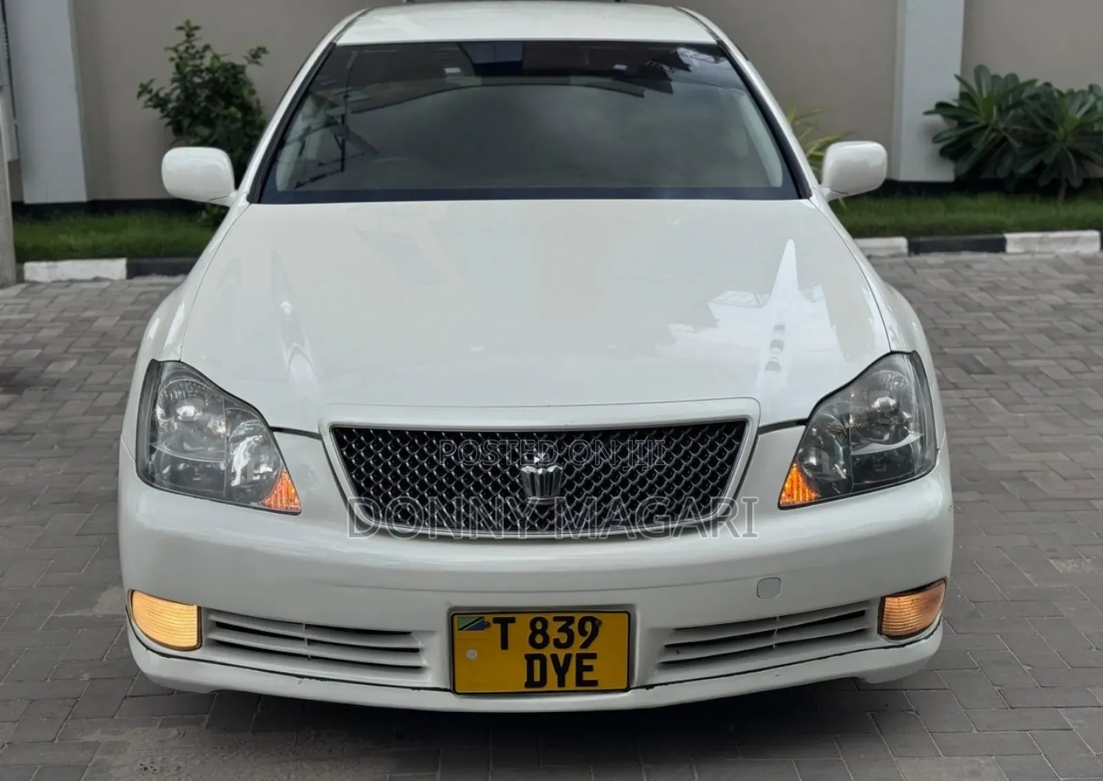Toyota Crown 2006 White